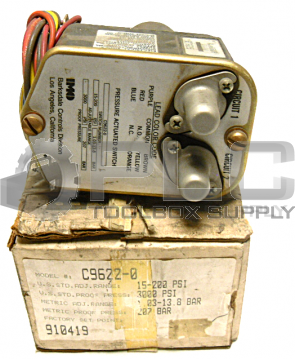 NEW BARKSDALE C9622-0 PISTON SWITCH 