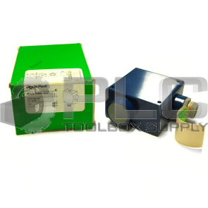 NEW SCHNEIDER ELECTRIC SM572B100 PROXIMITY SENSOR HYDE PARK