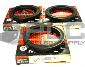 NEW LOT OF 3 FEDERAL MOGUL 226530 OIL SEALS