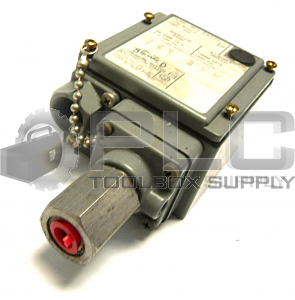 NEW SQUARE 9012-GCWM-2 PRESSURE SWITCH 9012 GCWM-2