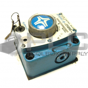 NEW VICKERS FG 02 1500 50 FLOW CONTROL VALVE WITH KEY