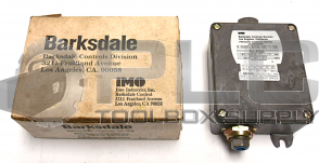 NEW IN BOX BARKSDALE B1T-B32SS BOURDON SWITCH