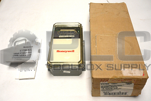 NEW IN BOX HONEYWELL T775G 1021 TEMPERATURE CONTROLLER 97-4351 