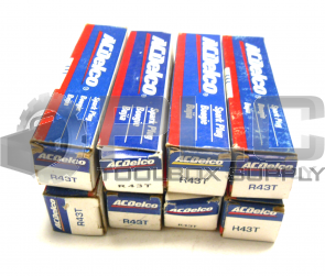 NEW LOT OF 8 ACDELCO R43T SPARK PLUG 