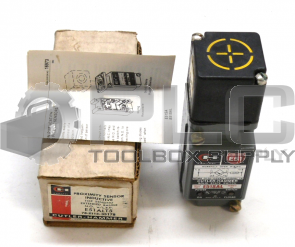 NEW IN BOX CUTLER HAMMER E51ALT5 PROXIMITY SENSOR INDUCTIVE TOP SENSING 