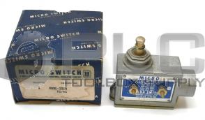 NEW IN BOX MICRO SWITCH BZE-2RN SWITCH 15 AMP SPDT ENCLOSED