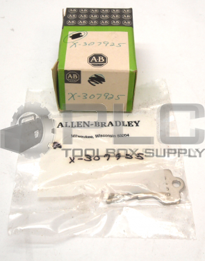 NEW IN BOX ALLEN BRADLEY X-307925 KEY CYLINDER LOCK FOR PUSHBUTTON SWITCH