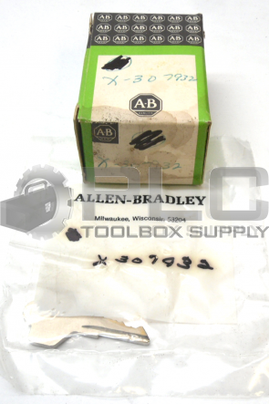 NEW IN BOX ALLEN BRADLEY X-307932 KEY CYLINDER LOCK FOR PUSHBUTTON SWITCH