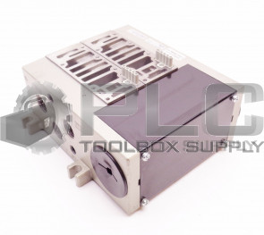 NEW SMC NVV5FS4-01T-021-04T BASE MOUNTED PLUG-IN