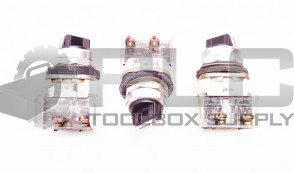 LOT OF 3 ALLEN BRADLEY 800T-H2 SER T 2 POSITION SELECTOR SWITCH W/ 800T-XD1 /C