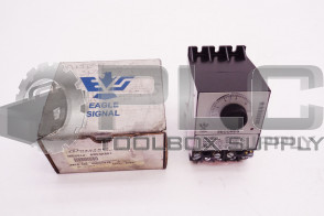 NEW EAGLE SIGNAL BRE3A601 RELAY TIMER 120 VOLT *READ*