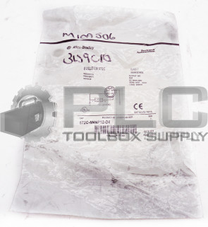 NEW ALLEN BRADLEY 872C-M4NP12-D4  INDUCTIVE PROXIMITY SENSOR