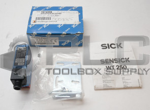NEW SICK WT250-P460 PROXIMITY SWITCH PHOTOELECTRIC PNP RED