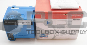 NEW HONEYWELL RM7890A1056 AUTOMATIC PRIMARY CONTROL 120V 50/60 HZ W/DUST COVER