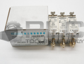 BOX OF 3 NEW SIEMENS 3NA3 820 LV HRC FUSE LINK WITH BLADE CONTACTS