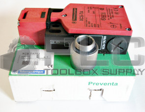 NEW TELEMECANIQUE XCS-TA793 SAFETY INTERLOCK SWITCH 300VAC 10A / XCSTA793