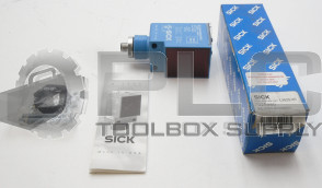 NEW SICK WL2000-B5300S01 PROXIMITY SENSOR 