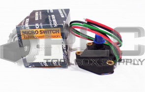NEW MICRO SWITCH HONEYWELL PRESSURE SENSOR 242PC100G
