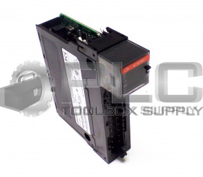 ALLEN BRADLEY 1756-OA8E /A  OUTPUT MODULE 1756-0A8E