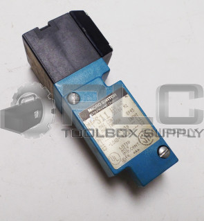  MICRO SWITCH MPL2 WITH A MPS11 120 VAC 50/60 Hz