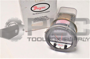 NEW DWYER 3002 25 PSIG 0-2 INCHES OF WATER PHOTOHELIC PRESSURE SWITCH GAUGE