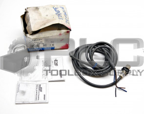 NEW OMRON E2F-X2F1 PROXIMITY SWITCH INDUCTIVE PLASTIC M12 2MM PNP-NO E2FX2F1