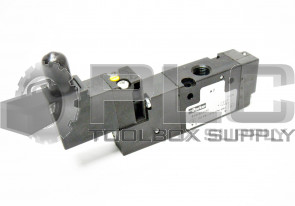 NEW PARKER B3G0BC553C SOLENOID 3WAY NC 1/8" NPT 120VAC 150PSI