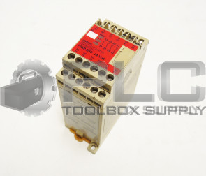 OMRON F3SP-B1P SAFETY LIGHT CURTAIN CONTROL UNIT 