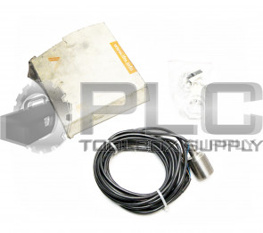 NEW IFM IIT209 PROXIMITY SENSOR SWITCH w/ 18 FOOT CABLE AND FITTINGS 