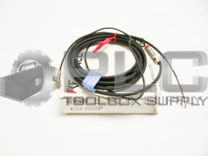 NEW KEYENCE EM-005P  PROXIMITY SENSOR CABLE 