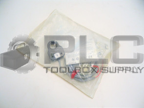 NEW PEPPERL & FUCHS 972RS.75-A8P-L PROXIMITY SWITCH RING INDUCTIVE 8.5-30VDC 200MA