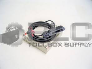 NEW KEYENCE FS-V31CP FIBEROPTIC MEGA POWER SENSOR