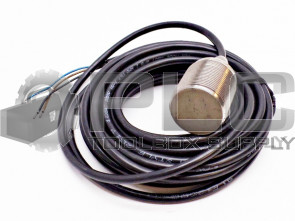 NEW IFM IIT209 PROXIMITY SENSOR SWITCH W/ 18 FOOT CABLE NEW NO BOX