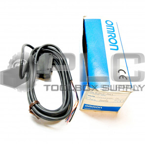 NEW OMRON E3V3-R81 PHOTOELECTRIC 