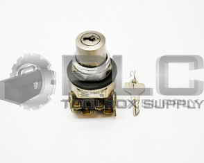 ALLEN BRADLEY 800T-J42KC7 SELECTOR SWITCH WITH KEY SER. T